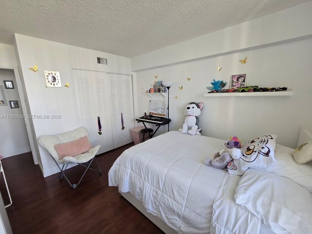 3300 NE 191st St 1202, Aventura, FL 33180