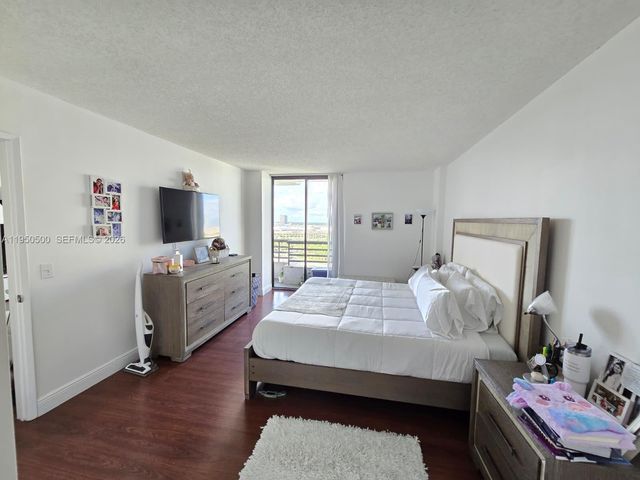 3300 NE 191st St 1202, Aventura, FL 33180