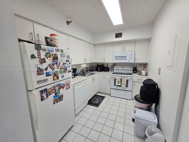 3300 NE 191st St 1202, Aventura, FL 33180