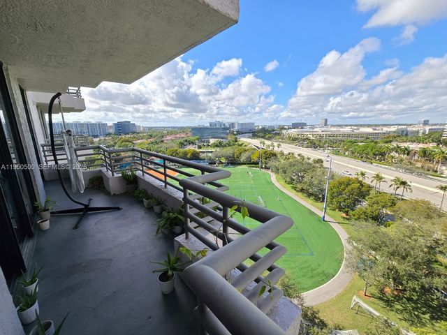 3300 NE 191st St 1202, Aventura, FL 33180