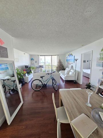 3300 NE 191st St 1202, Aventura, FL 33180