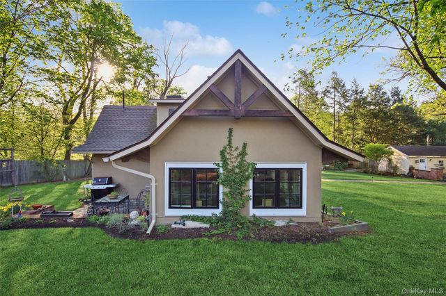 8 N Wodenethe Drive, Beacon, NY 12508