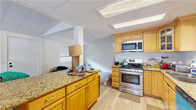 19361 Brookhurst 146, Huntington Beach, CA 92646