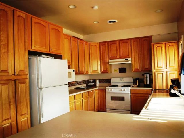 19361 Brookhurst 146, Huntington Beach, CA 92646