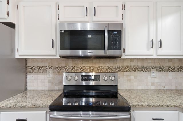 523 Turner Reynolds Ct, Clarksville, TN 37043