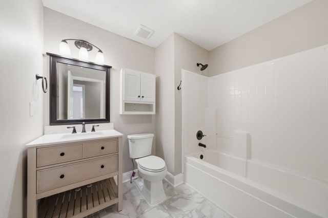 523 Turner Reynolds Ct, Clarksville, TN 37043
