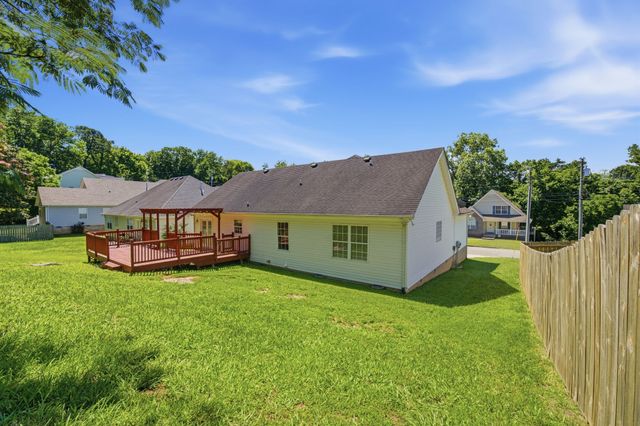 523 Turner Reynolds Ct, Clarksville, TN 37043