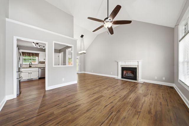 523 Turner Reynolds Ct, Clarksville, TN 37043