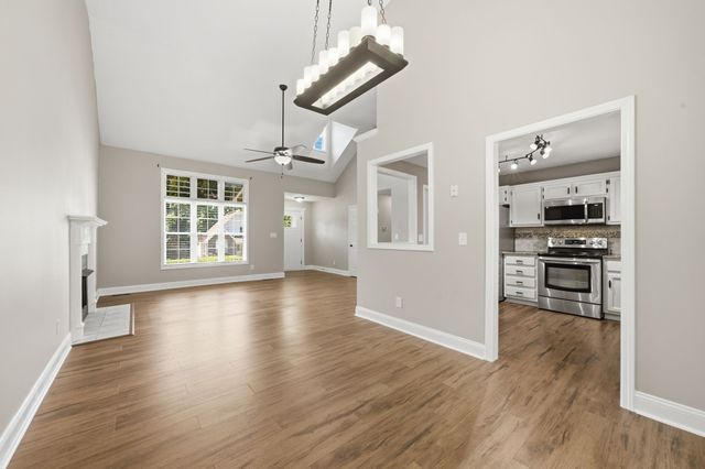 523 Turner Reynolds Ct, Clarksville, TN 37043