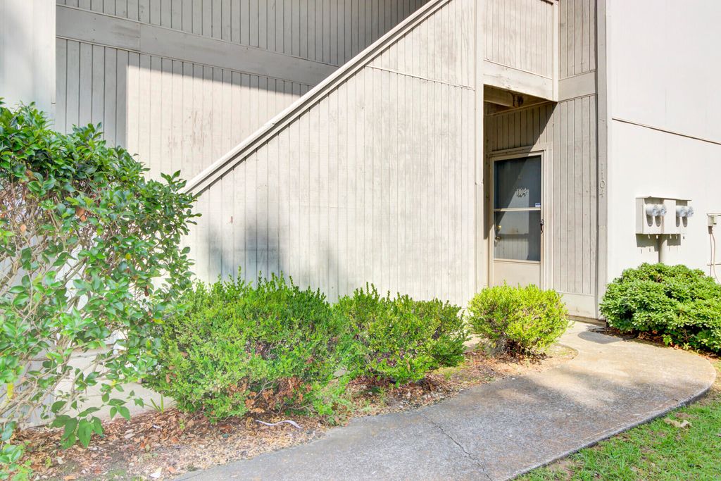 1104 Greenmeadow Drive, Goose Creek, SC 29445