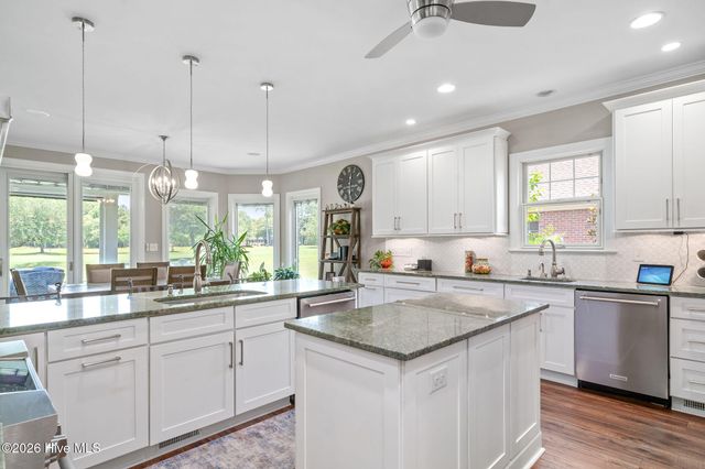 124 Cedar Point Drive, Wallace, NC 28466