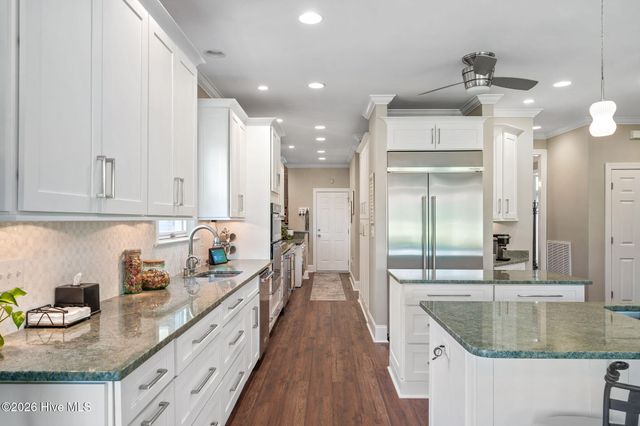 124 Cedar Point Drive, Wallace, NC 28466