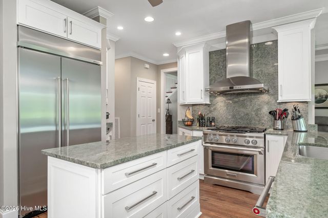 124 Cedar Point Drive, Wallace, NC 28466