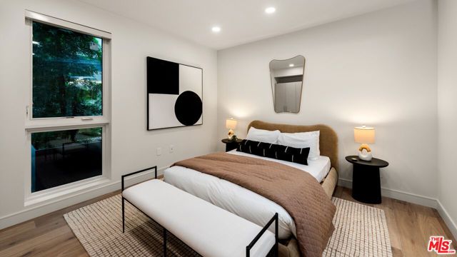 505 S Barrington Avenue 202, Los Angeles, CA 90049