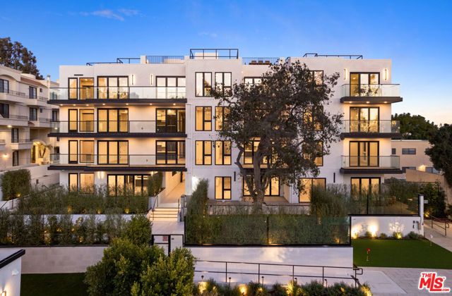 505 S Barrington Avenue 202, Los Angeles, CA 90049