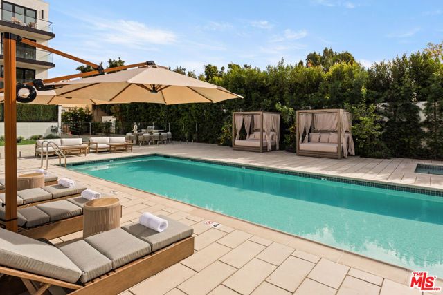 505 S Barrington Avenue 202, Los Angeles, CA 90049