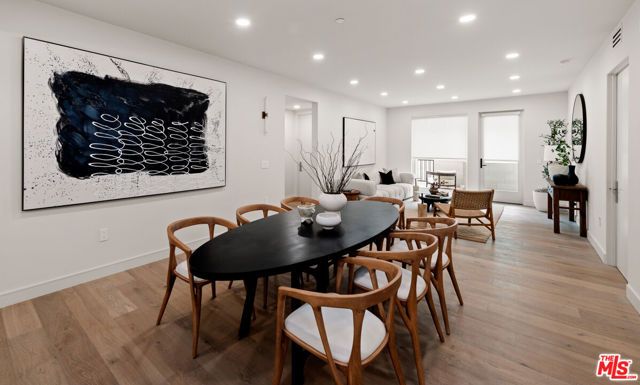 505 S Barrington Avenue 202, Los Angeles, CA 90049