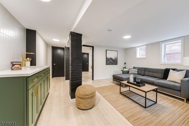 181 Winfield Ave, Jersey City, NJ 07305