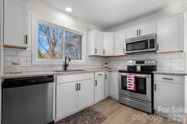 106 Royalwood Drive, Lenoir, NC 28645