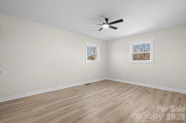 106 Royalwood Drive, Lenoir, NC 28645