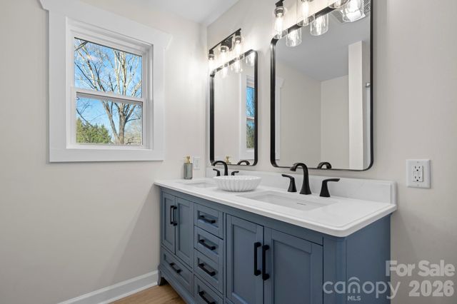 106 Royalwood Drive, Lenoir, NC 28645