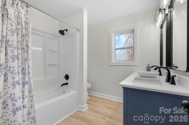 106 Royalwood Drive, Lenoir, NC 28645