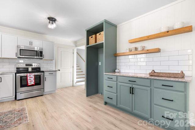 106 Royalwood Drive, Lenoir, NC 28645