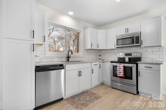 106 Royalwood Drive, Lenoir, NC 28645