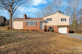 106 Royalwood Drive, Lenoir, NC 28645