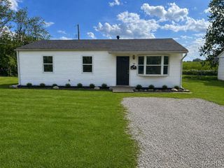 30 Saint Gregory Drive, Cahokia, IL 62206