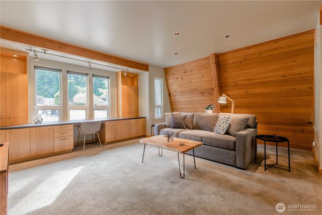 123 Hiline Road, Bellingham, WA 98229