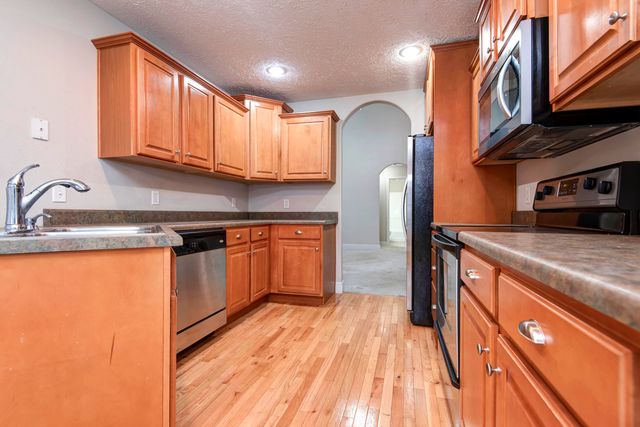 5798 S Meadowbrook Avenue, Springfield, MO 65810