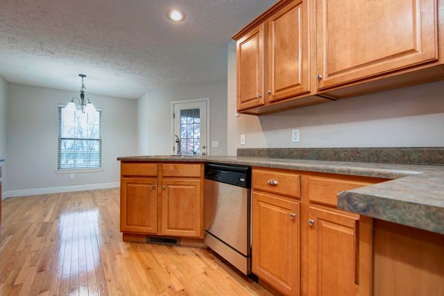 5798 S Meadowbrook Avenue, Springfield, MO 65810