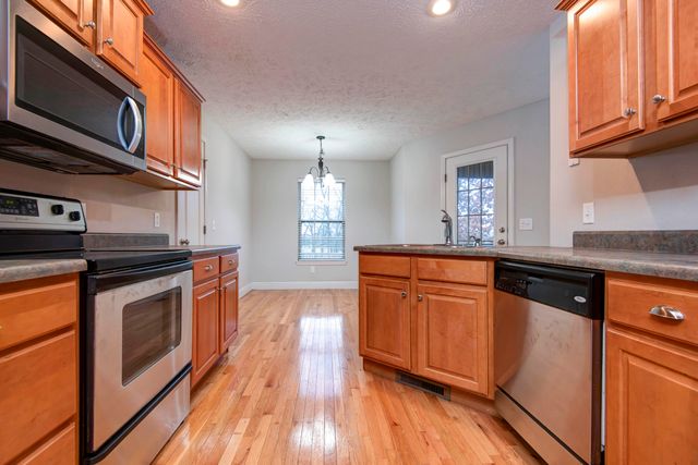 5798 S Meadowbrook Avenue, Springfield, MO 65810