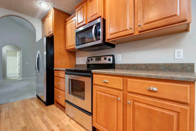 5798 S Meadowbrook Avenue, Springfield, MO 65810