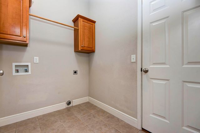 5798 S Meadowbrook Avenue, Springfield, MO 65810