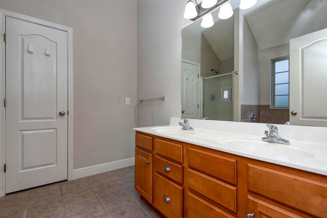 5798 S Meadowbrook Avenue, Springfield, MO 65810