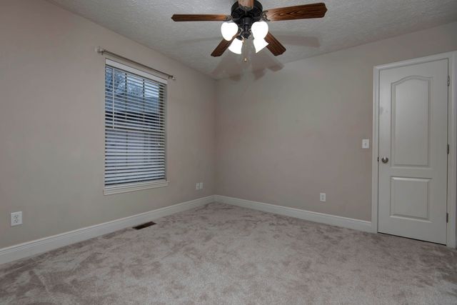 5798 S Meadowbrook Avenue, Springfield, MO 65810