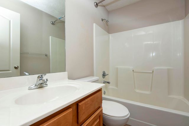 5798 S Meadowbrook Avenue, Springfield, MO 65810