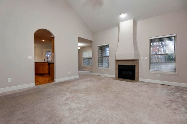 5798 S Meadowbrook Avenue, Springfield, MO 65810