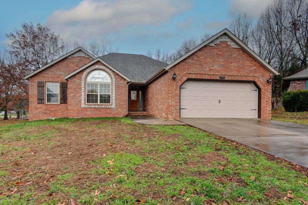 5798 S Meadowbrook Avenue, Springfield, MO 65810
