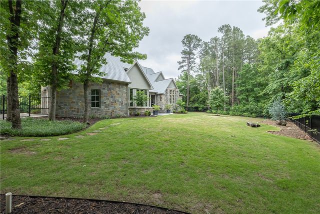 4958 S Prestwick Circle, Fayetteville, AR 72704