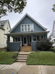 2065 S 28th STREET, Milwaukee, WI 53215