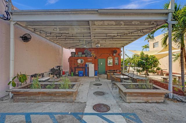 12831 W Dixie Highway, North Miami, FL 33161