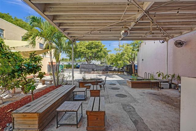 12831 W Dixie Highway, North Miami, FL 33161