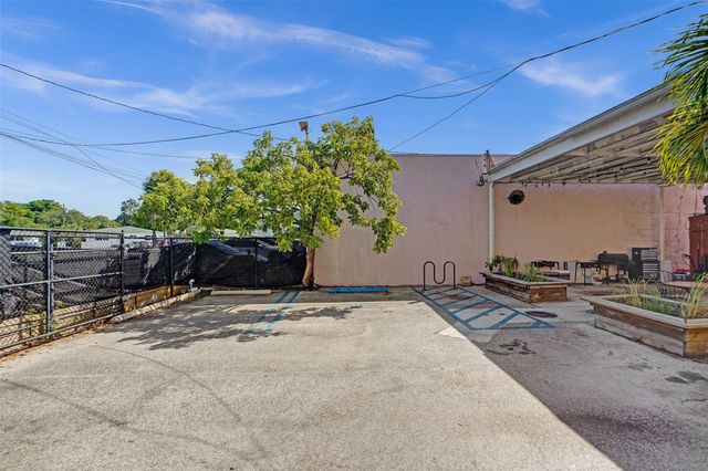 12831 W Dixie Highway, North Miami, FL 33161