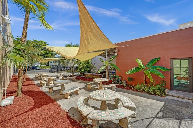 12831 W Dixie Highway, North Miami, FL 33161