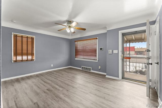 14716 Eureka Road, Southgate, MI 48195