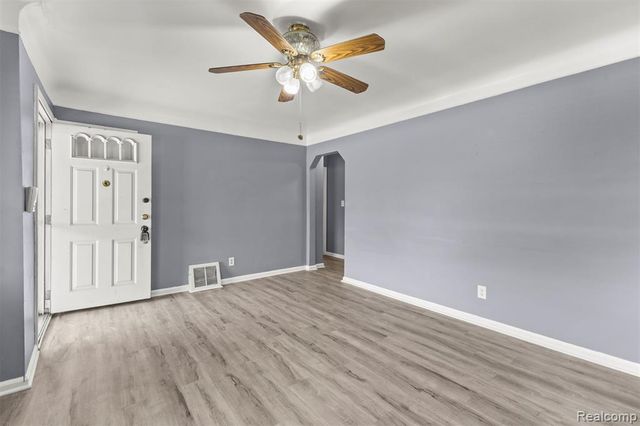 14716 Eureka Road, Southgate, MI 48195