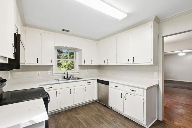 5659 Whispering Pines Road, Mableton, GA 30126